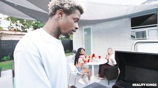 سكس حفلة الشواء - xlxx