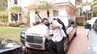 قطرات المني علي جسدها وفمها - xlxx