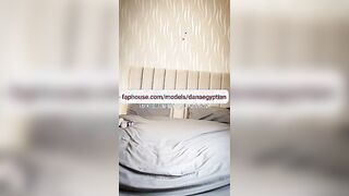 دانا المصرية تستمتع بعيد الميلاد مع عشيقها - سكس مصري